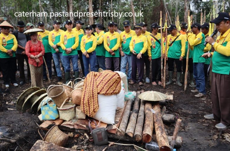 Tradisi Manugal: Merayakan Kehidupan